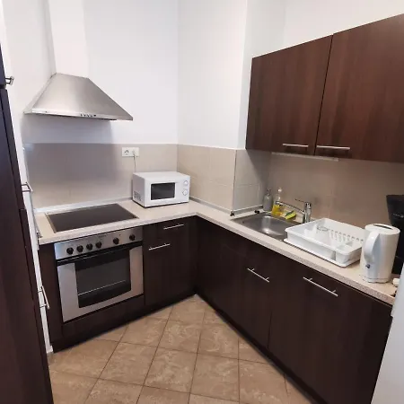 דירה Gozsdu Udvar Apartman בודפשט